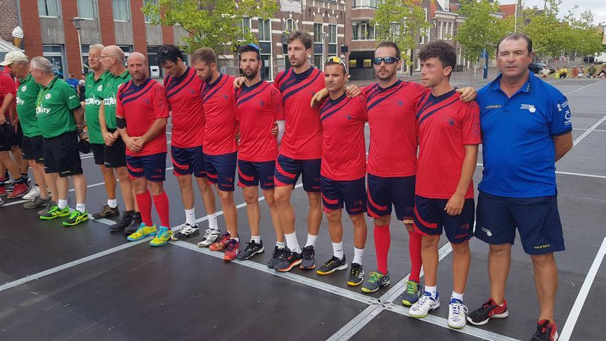 Tres anys després de penjar els guants com a professional, Pigat II es va fer càrrec de la Selecció Valenciana.