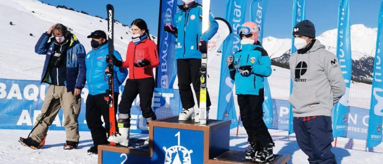 Pablo y Ana Moro, podio en la primera prueba de la Copa de España de skicross | PEÑANEVARES