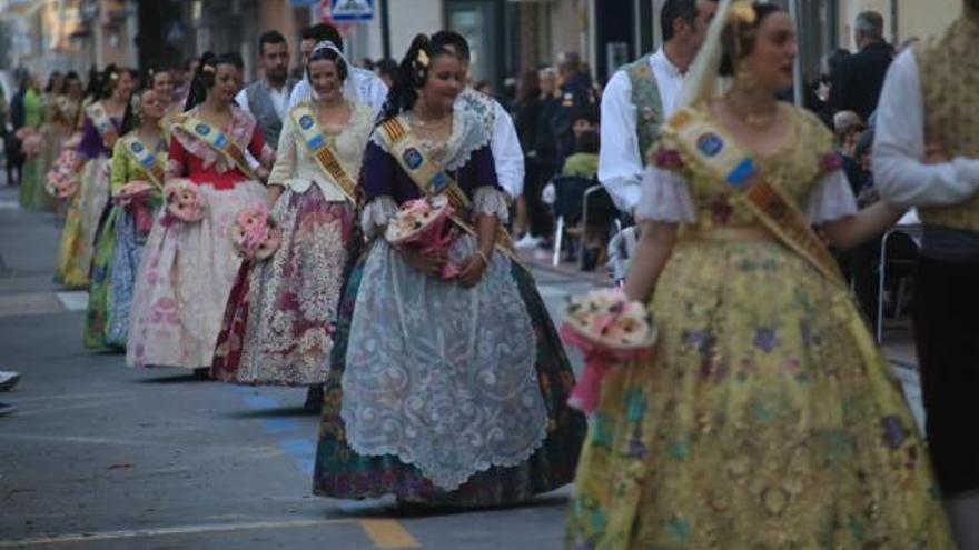 La ofrenda a la Verge de Rebollet de Oliva del año pasado.