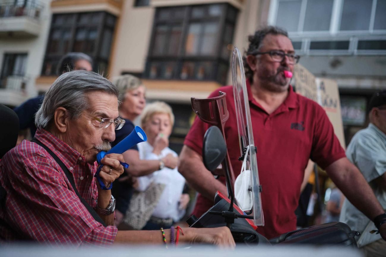 Movilización de los vecinos de San Sebastián contra el cambio de nombre de la avenida