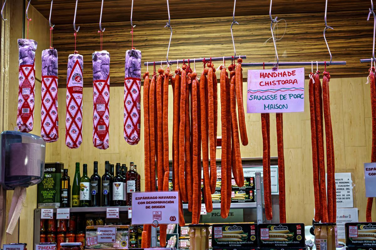 Mercado de Santo Domingo, mercado local de alimentos en Pamplona, Navarra, España