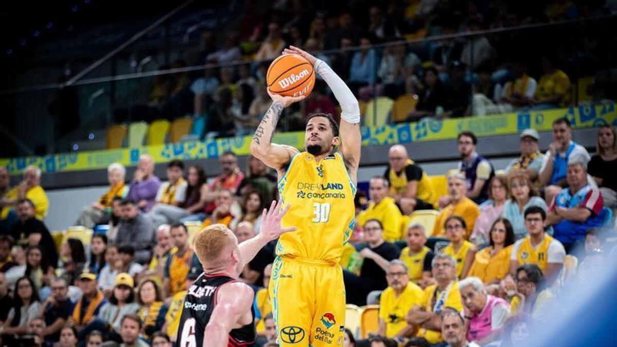 Brussino se viste de Mesías y devuelve la fe a la afición del CB Gran Canaria (100-90)