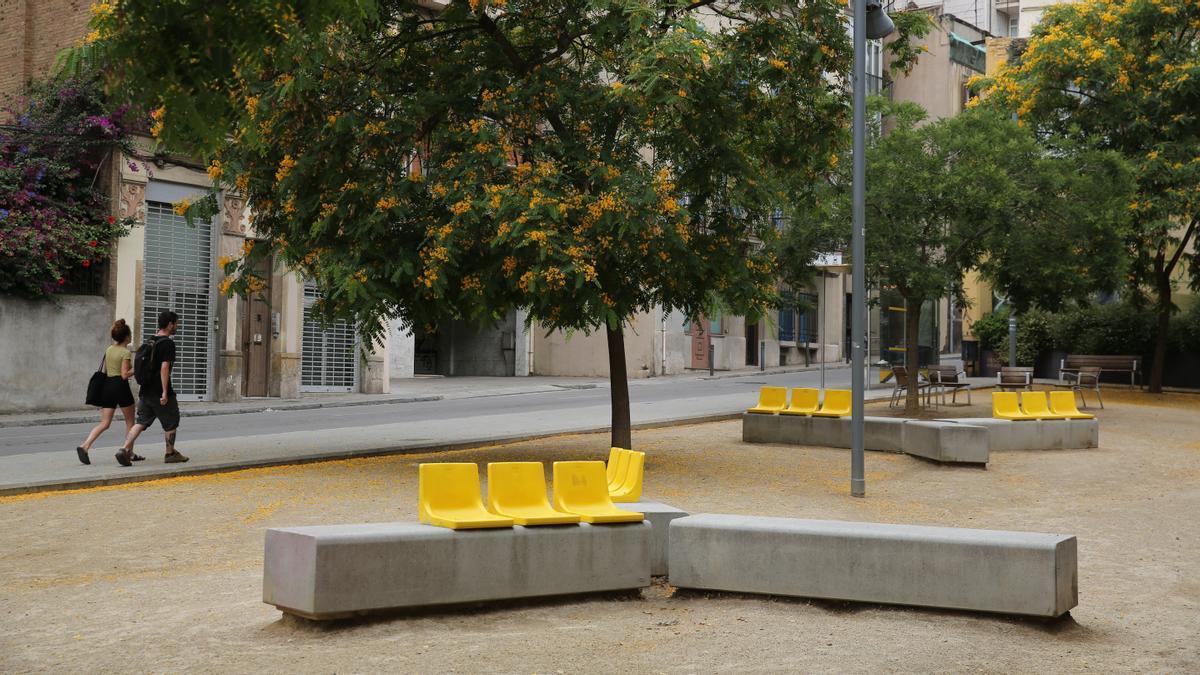 La Caseta Blanca: una dècada sense sexe furtiu per tenir una plaça desangelada i semideserta La Caseta Blanca: una dècada sense sexe furtiu per tenir una plaça desangelada i semideserta