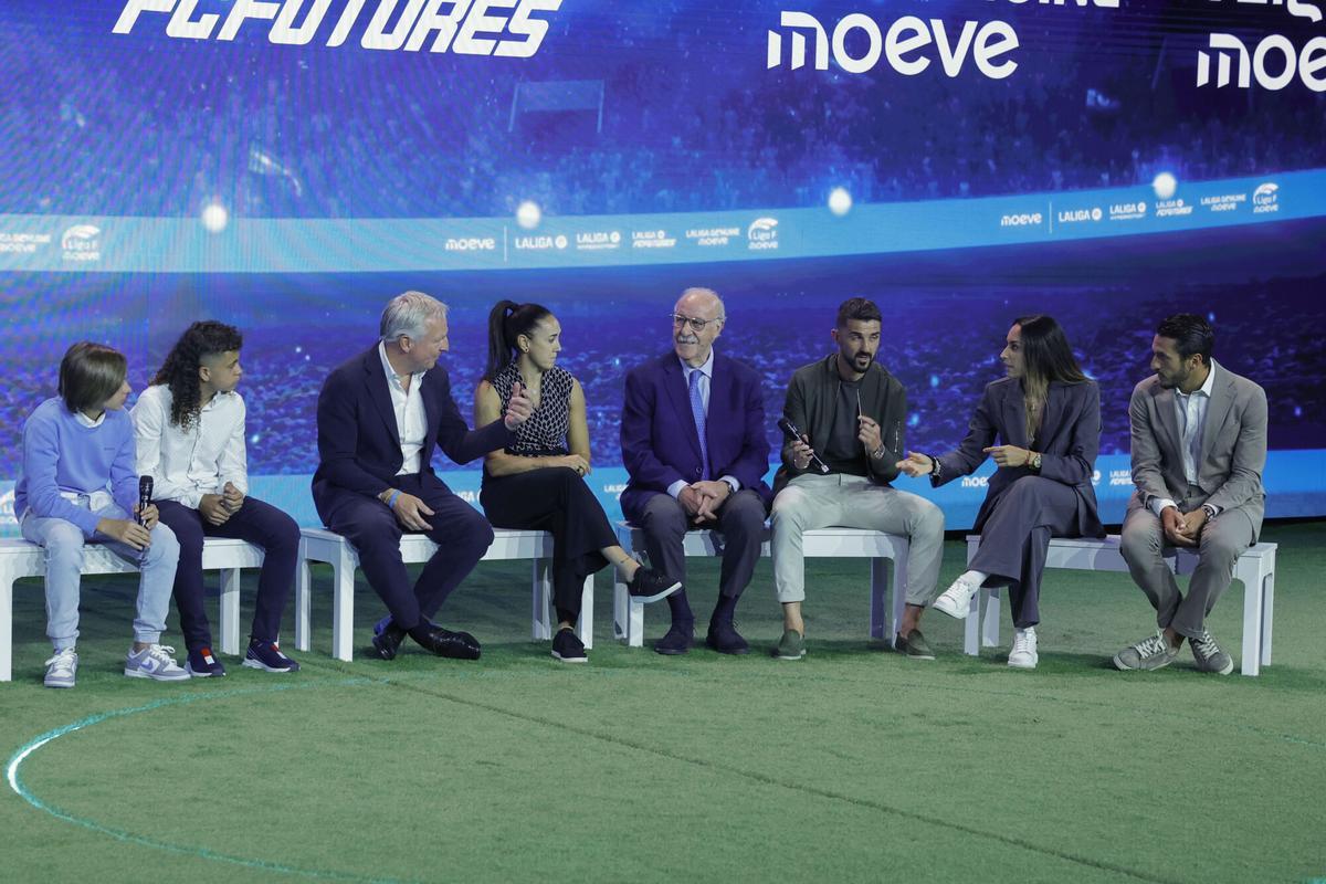 General photo of the Moeve agreement with LaLiga and Liga F.
