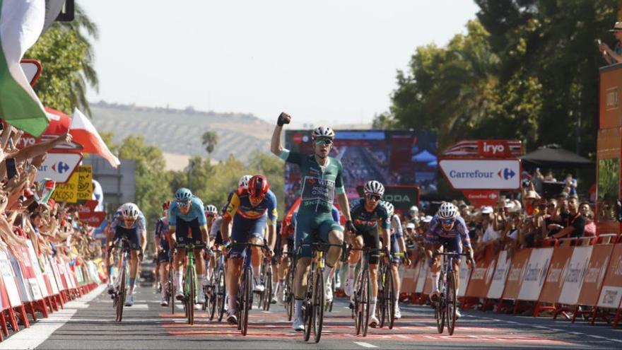 Así te hemos contado la etapa de la Vuelta a España con llegada a Córdoba: resumen, resultado y clasificación