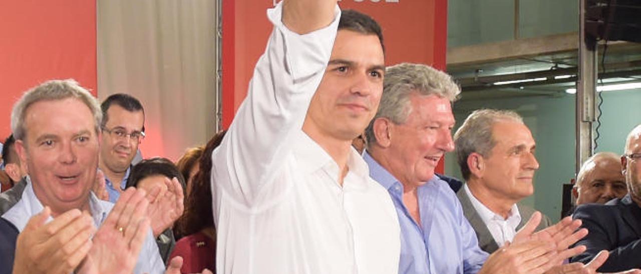Pedro Sánchez y Pedro Quevedo en un acto electoral en diciembre de 2015.