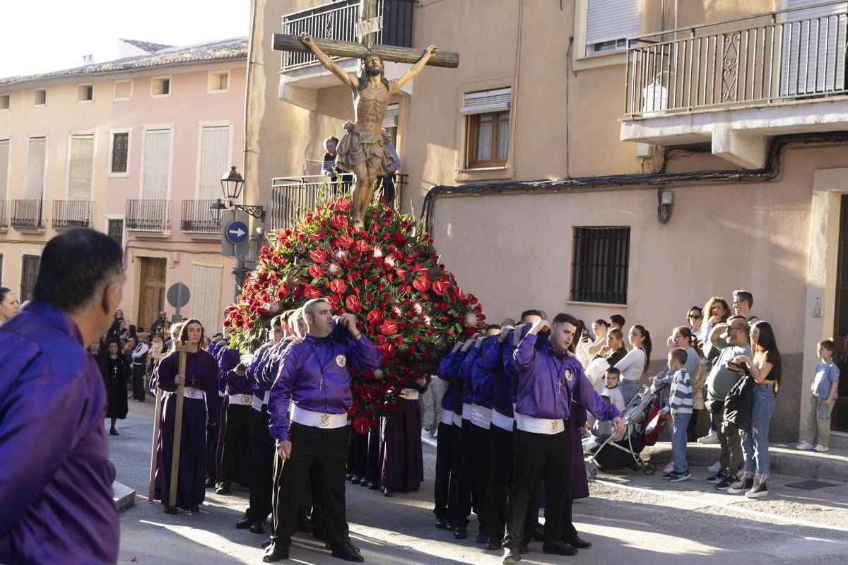 La solemne procesión del Santo Entierro de Xàtiva, en imágenes
