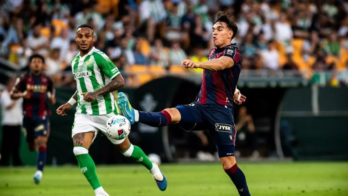 Directo | El Levante cae en Sevilla pero se queda en Primera