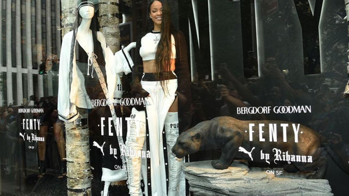 Rihanna, maniquí de sus propias creaciones