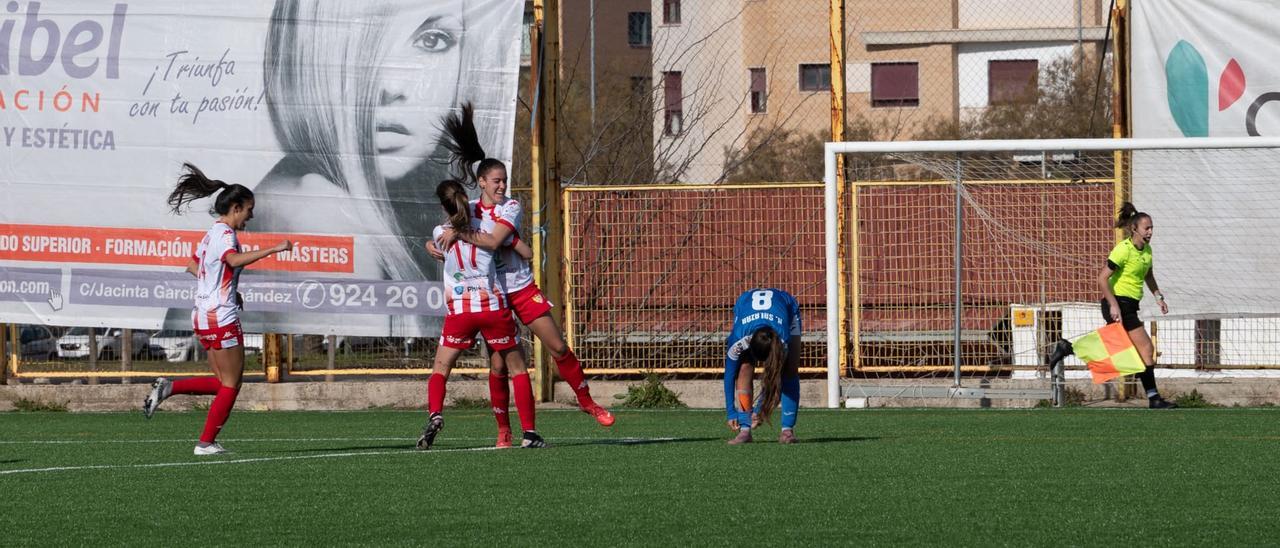 Las jugadoras del Santa Teresa celebran un gol en encuentro de esta temporada