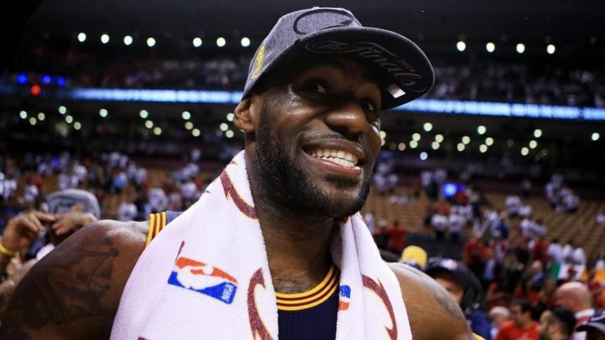 Lebron James firma el mejor contrato de la historia de la NBA