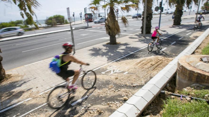 Imagen de un tramo de carril bici