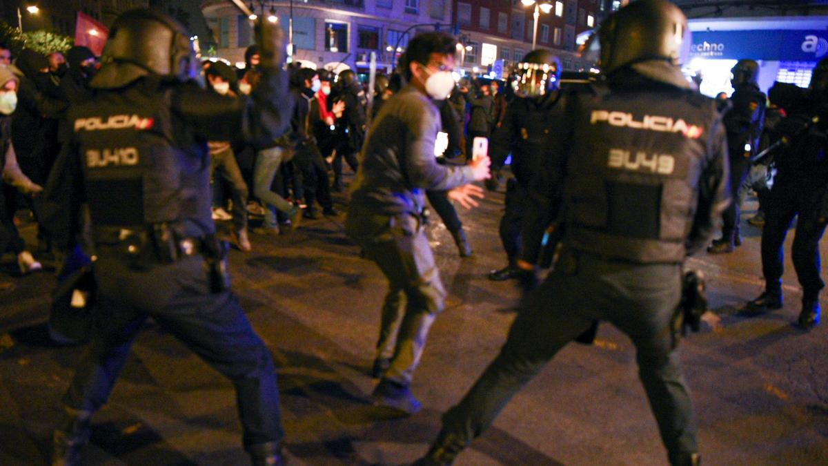 Cargas policiales en la segunda protesta por la detención de Pablo Hasél