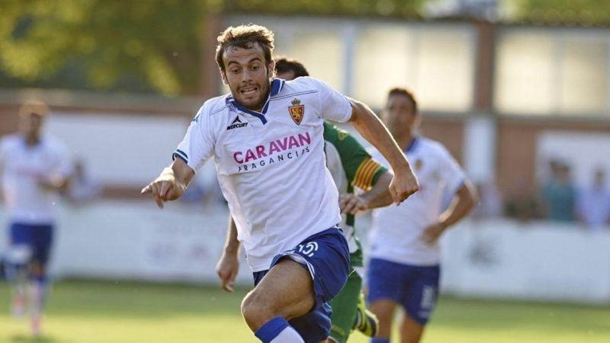 Adán Pérez en un encuentro con el Real Zaragoza.