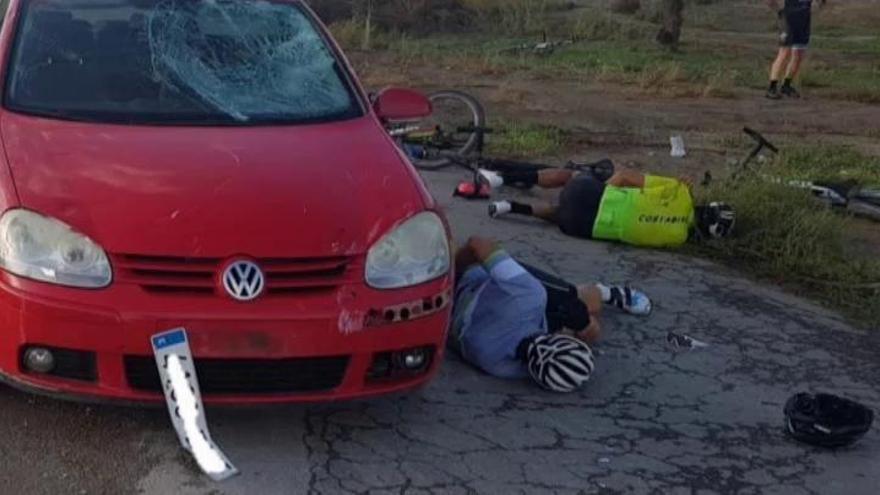 Un conductor arrolla a ocho ciclistas en Lorca