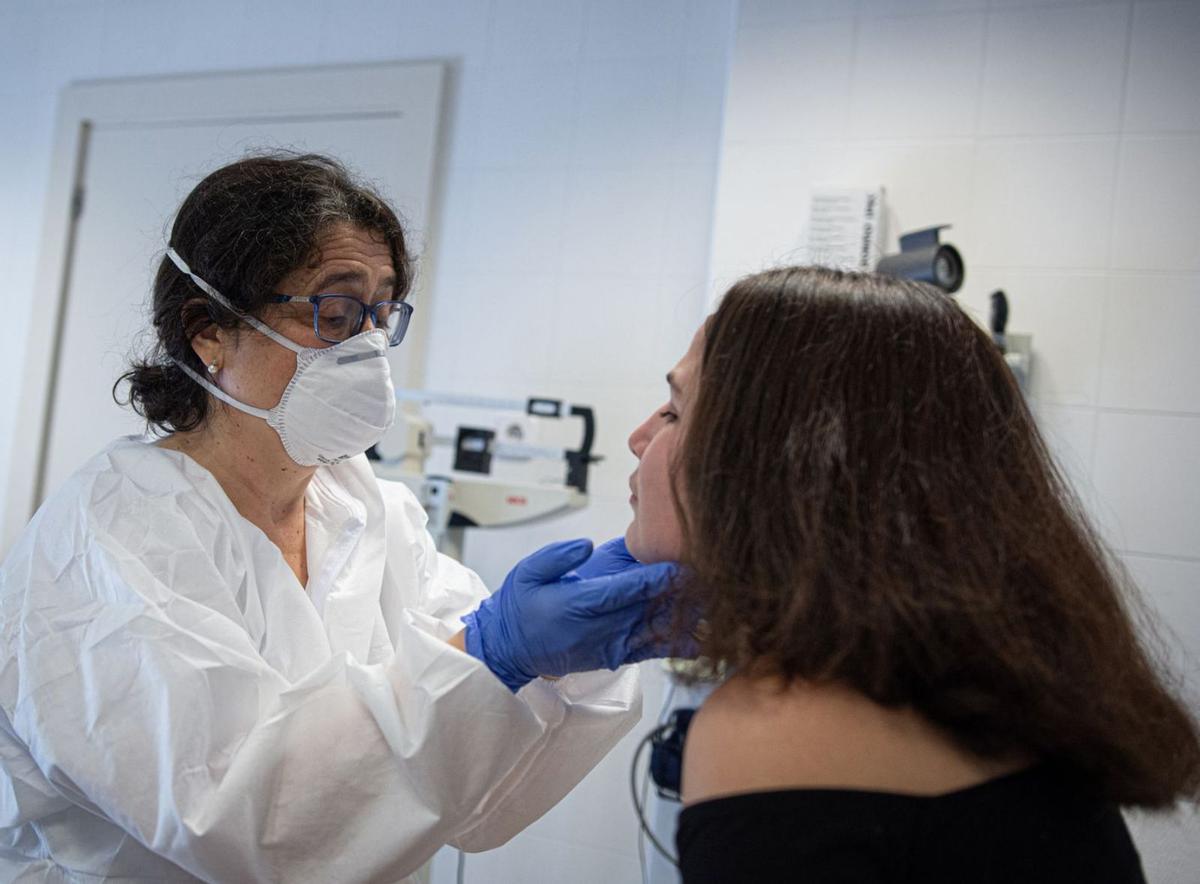 Els treballadors catalans esperen al metge el 40% més que la mitjana espanyola