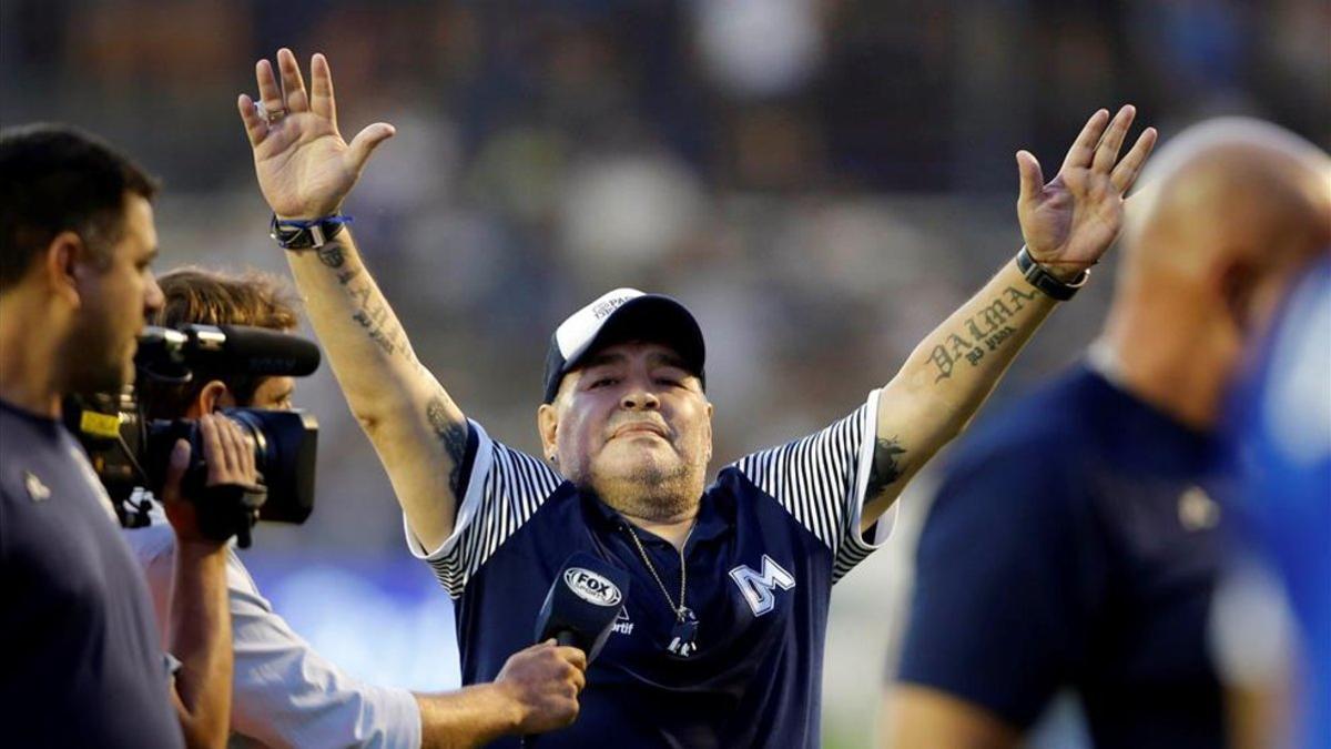 Maradona, en su estapa como técnico de Gimnasia