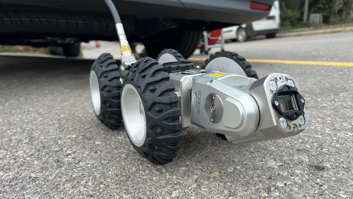 Aspecte del robot amb càmera d’alta precisió que analitza l’estat de les canonades des de dins