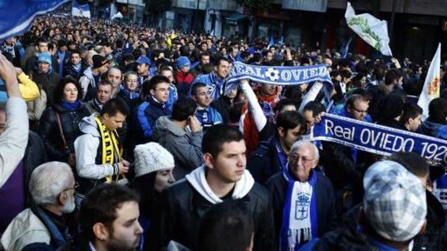 Manifestación en apoyo al Oviedo.