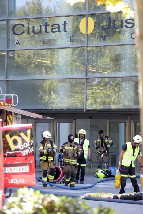 Incendio en la Ciudad de la Justicia de València