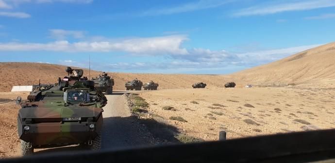 Ejercicios de adiestramiento terrestre en los campos militares de La Isleta y Pájara