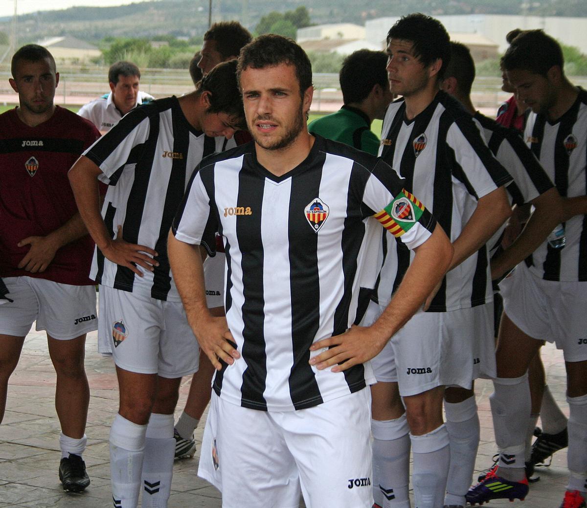 Aarón Torlá, antes de un partido con el CD Castellón.