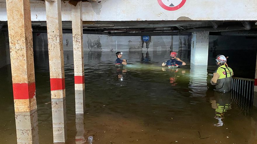 VIDEO | Así ayudan los Bomberos de Zaragoza en la emergencia de la DANA de Valencia