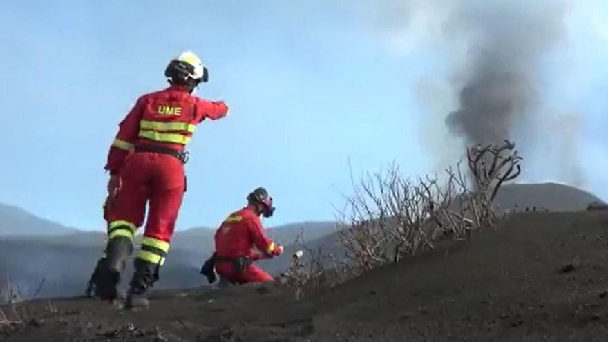 La Armada recoge datos para saber si puede trasladar a sus fincas a agricultores afectados por el volcán de La Palma