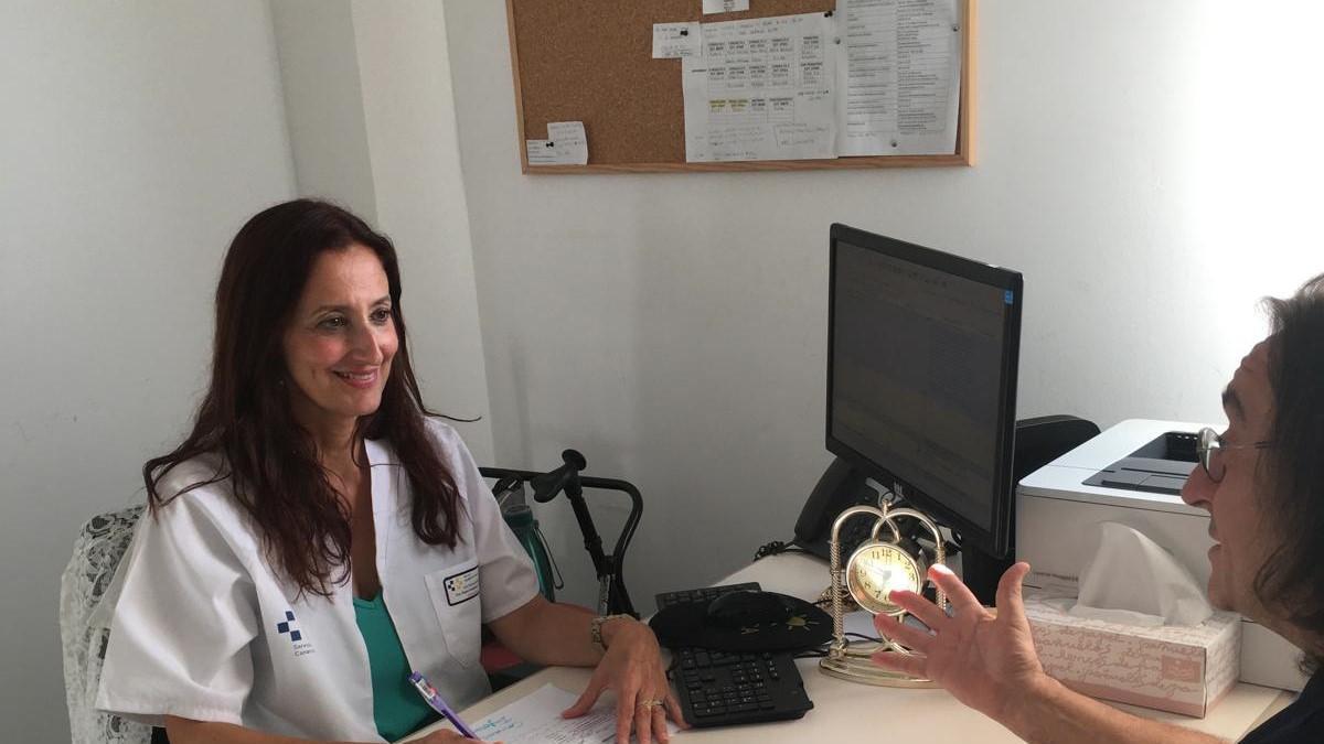 Psicologa en una consulta de un centro de salud de Lanzarote (1)