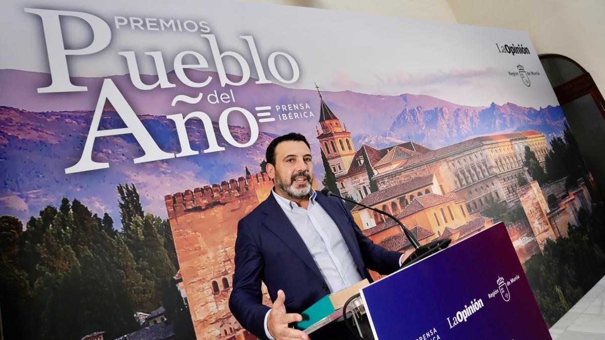 El alcalde de Cehegín, Jerónimo Moya, agradece el reconocimiento en nombre del municipio