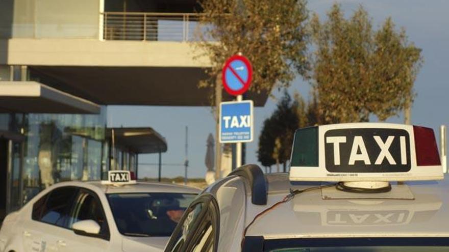 Los taxistas han negociado el plan con el Consell.