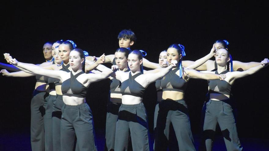La danza de Gema Pizarro luce talento en el Auditorio