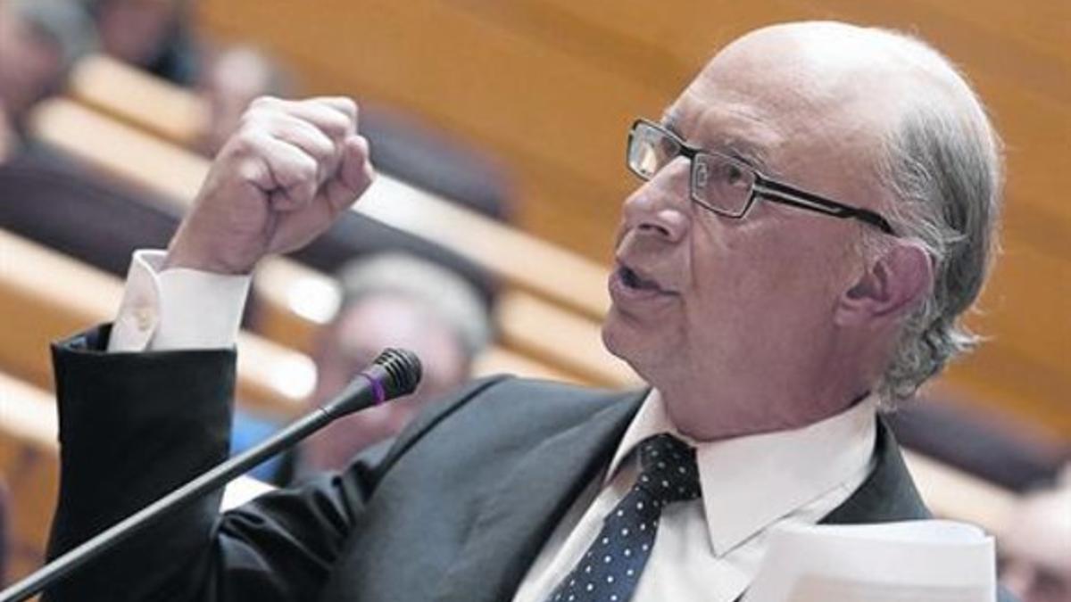 El ministro de Hacienda, Cristóbal Montoro, en la sesión de control del Senado la semana pasada.