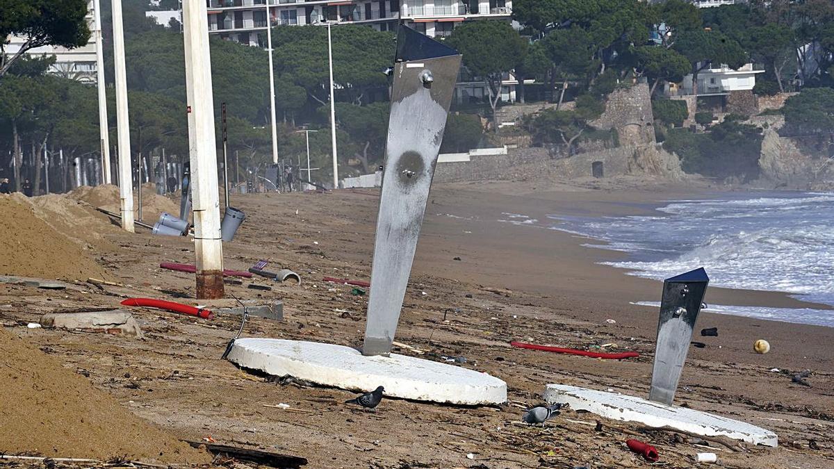 Aspecte de la platja Gran de Platja d’Aro, després del temporal «Gloria»