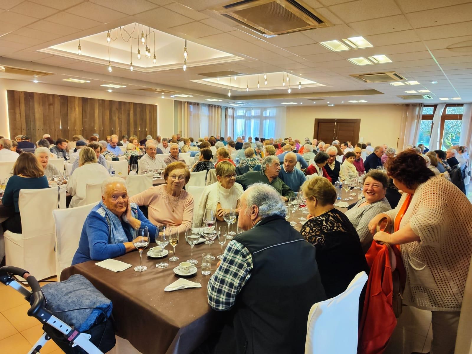 Villaviciosa ya tiene "Abuelos del año": así fue la jornada de la tercera edad