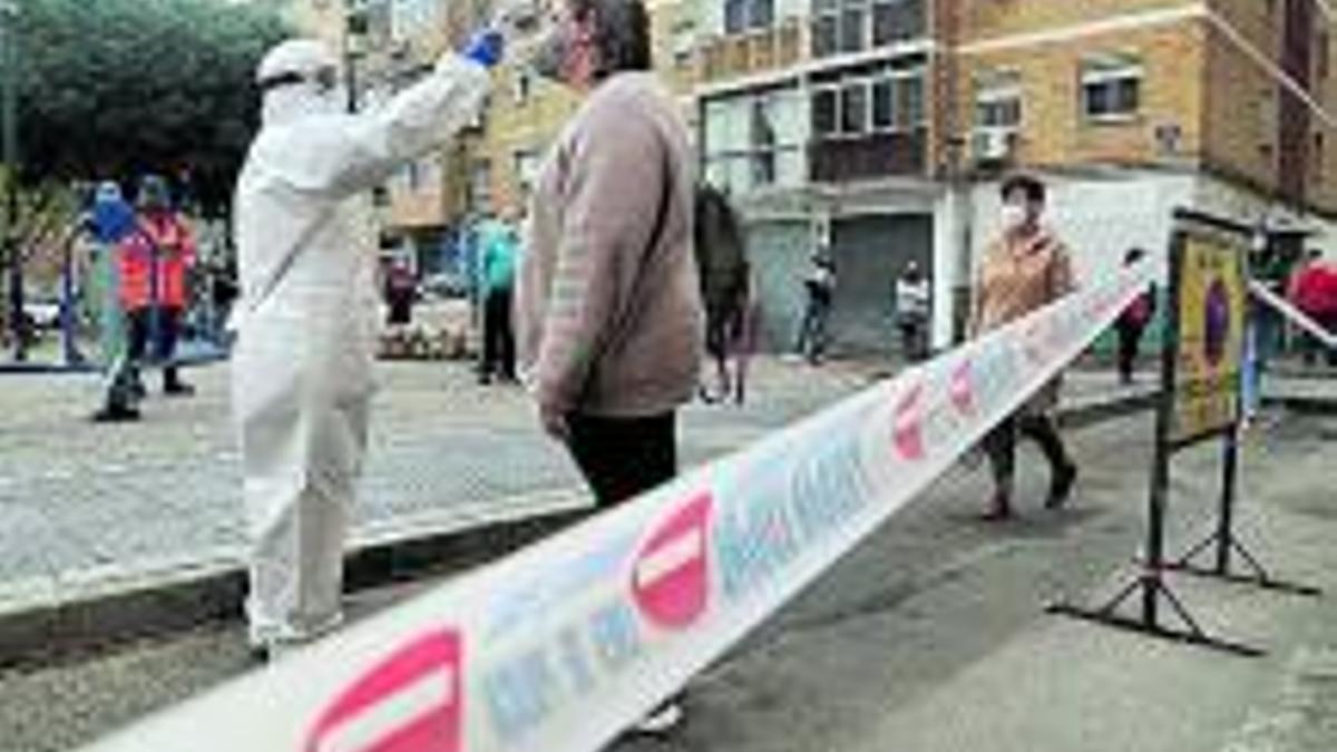 Imagen del cribado masivo realizado en el barrio de La Luz, de Málaga capital.