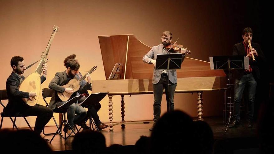 El concierto ofrecido por &quot;Forma Antiqva&quot; en el teatro de La Felguera.