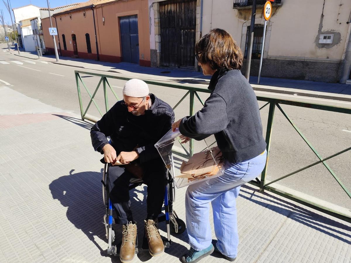 Una de las personas que han tenido dificultades para votar debido a las infraestructuras.