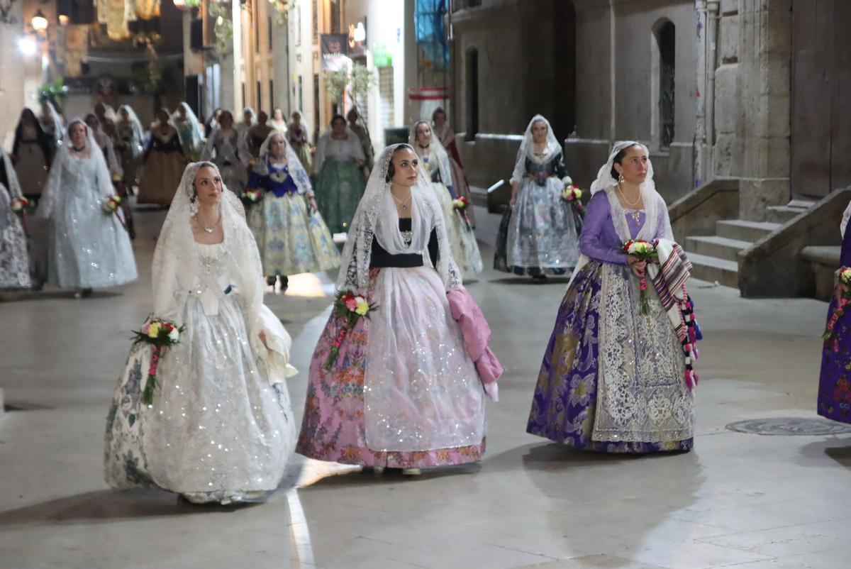 Todas las fotos de la ofrenda del 18 de marzo por la calle San Vicente hasta la 22:30 horas