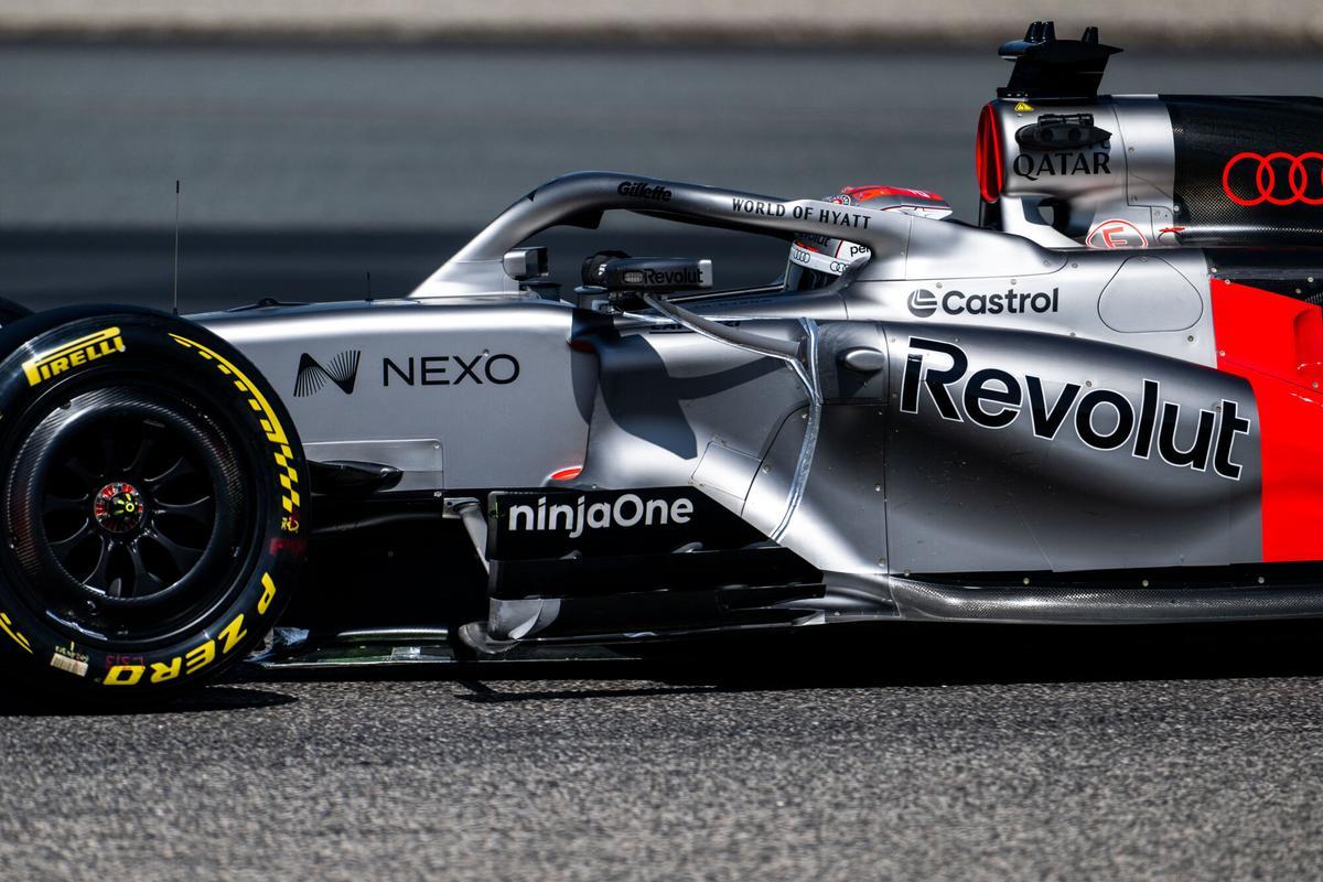 Uno de los pilotos del equipo de Audi y Revolut, Nico Hulkenberg, realizando pruebas