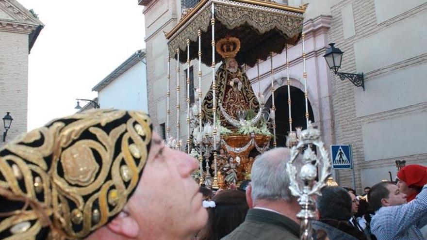 La Virgen de los Dolores en la plaza de Santiago.