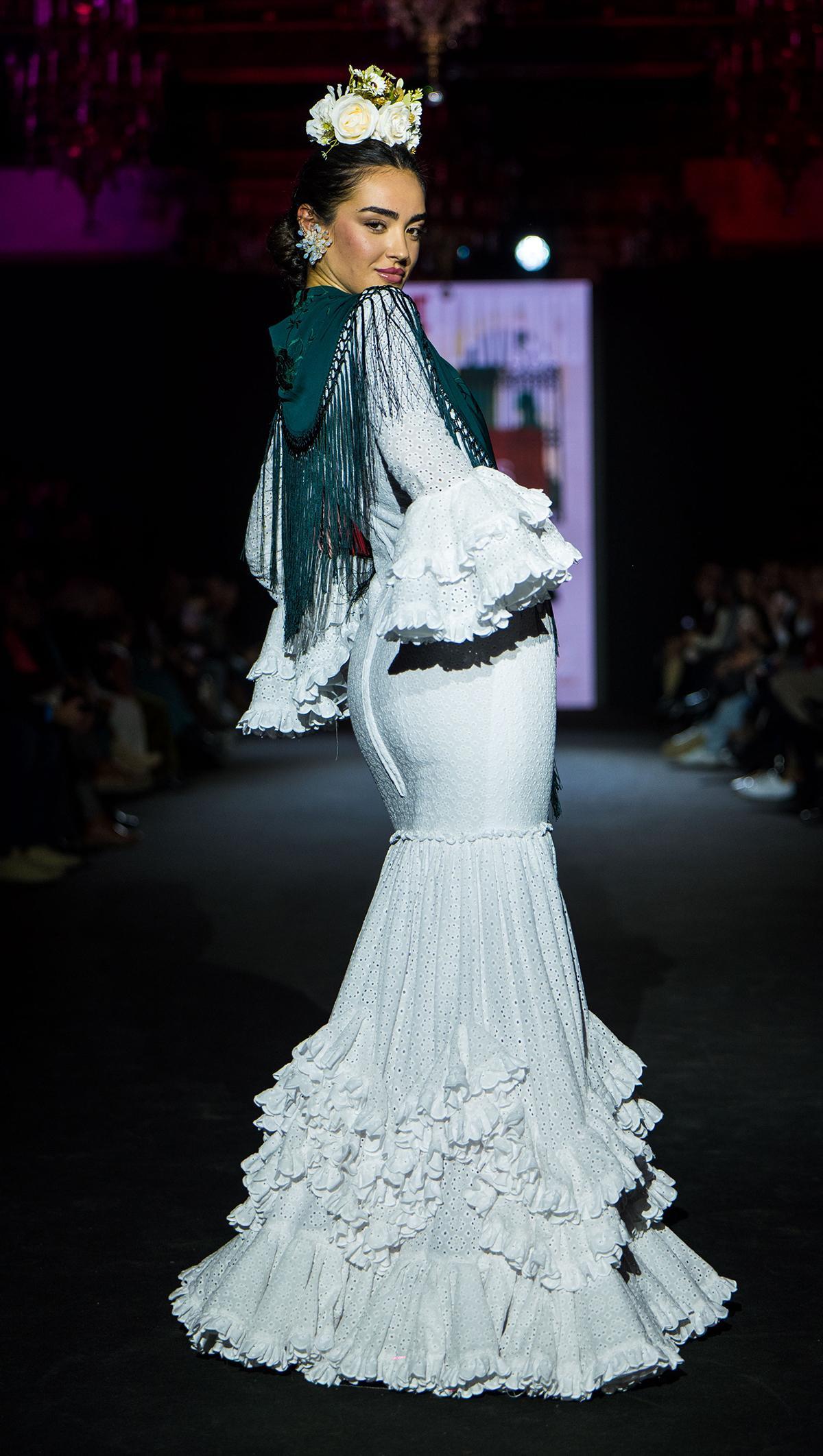 Desfile de Prodetur, la agencia de turismo de la Diputación de Sevilla, en We Love Flamenco.