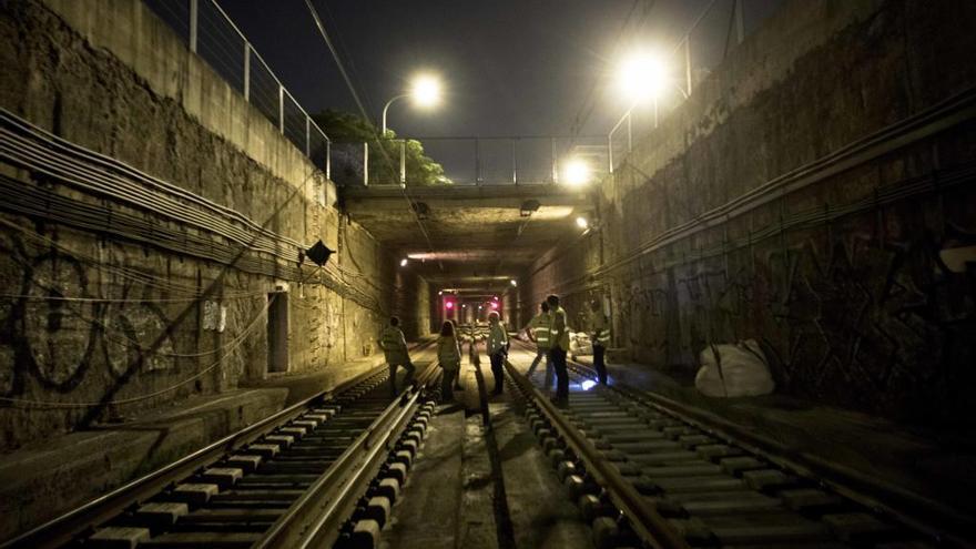 Renovación de la vía e instalación del tercer hilo en el túnel del Cabanyal.