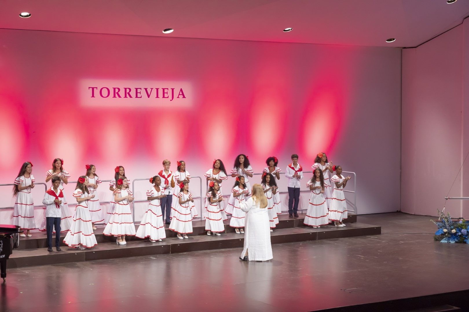 El Coro de Niños de Baao (Filipinas) gana el Certamen Internacional Juvenil de Habaneras de Torrevieja