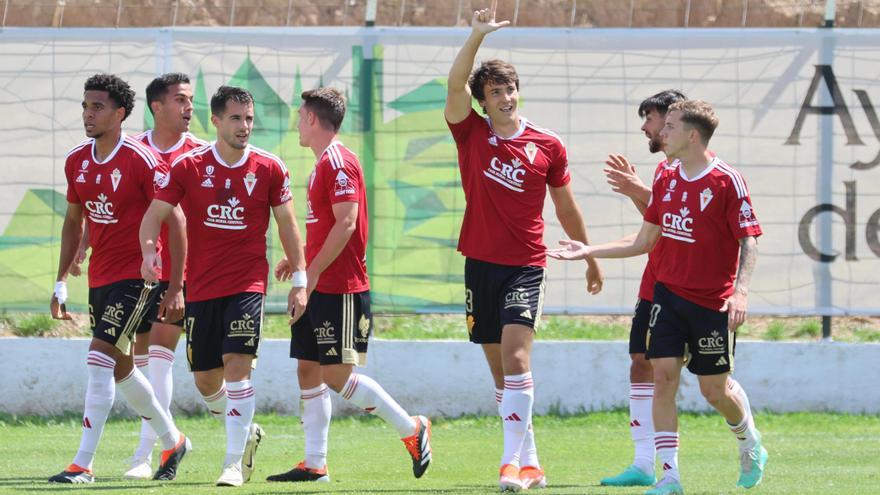 El Real Murcia gana al Antequera y se empeña en pelear por el play off (0-2)