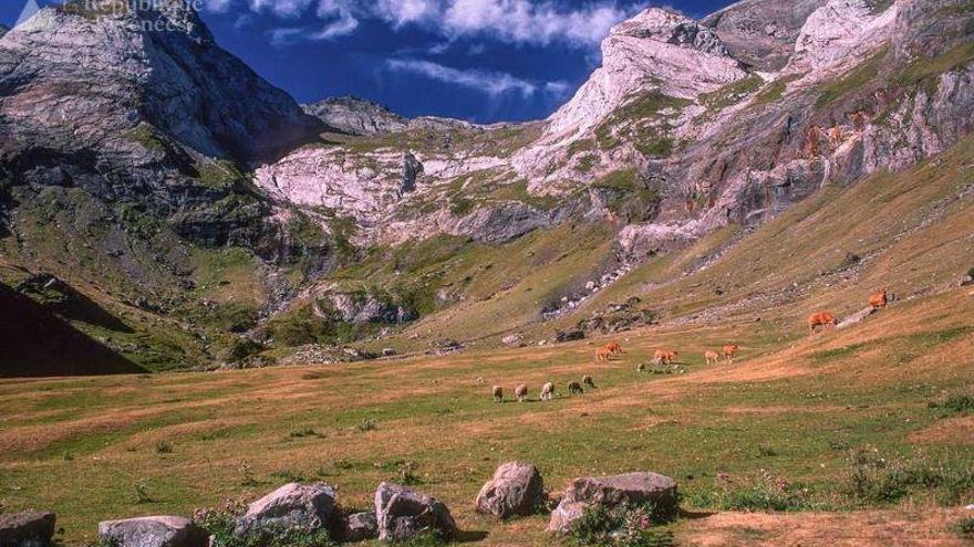 Un montañero madrileño muere al sufrir una caída de 300 metros en una cresta que hace frontera entre Francia y Aragón