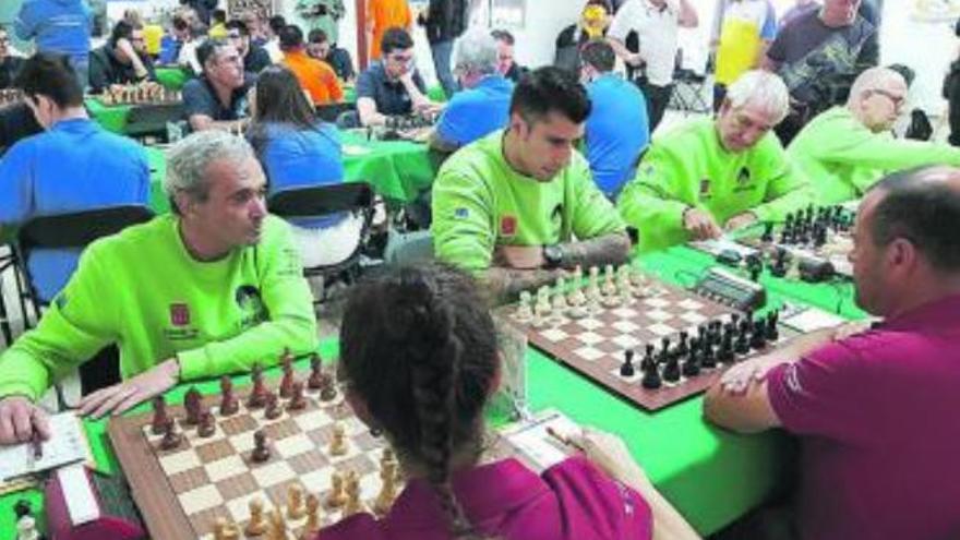 De frente, Julián Morales, Rubén Martín, José García y Bojan Kurajica.