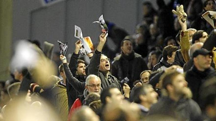 Manita y pañolada en Mestalla