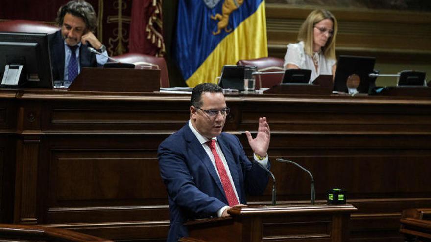 Poli Suárez, en el Parlamento.