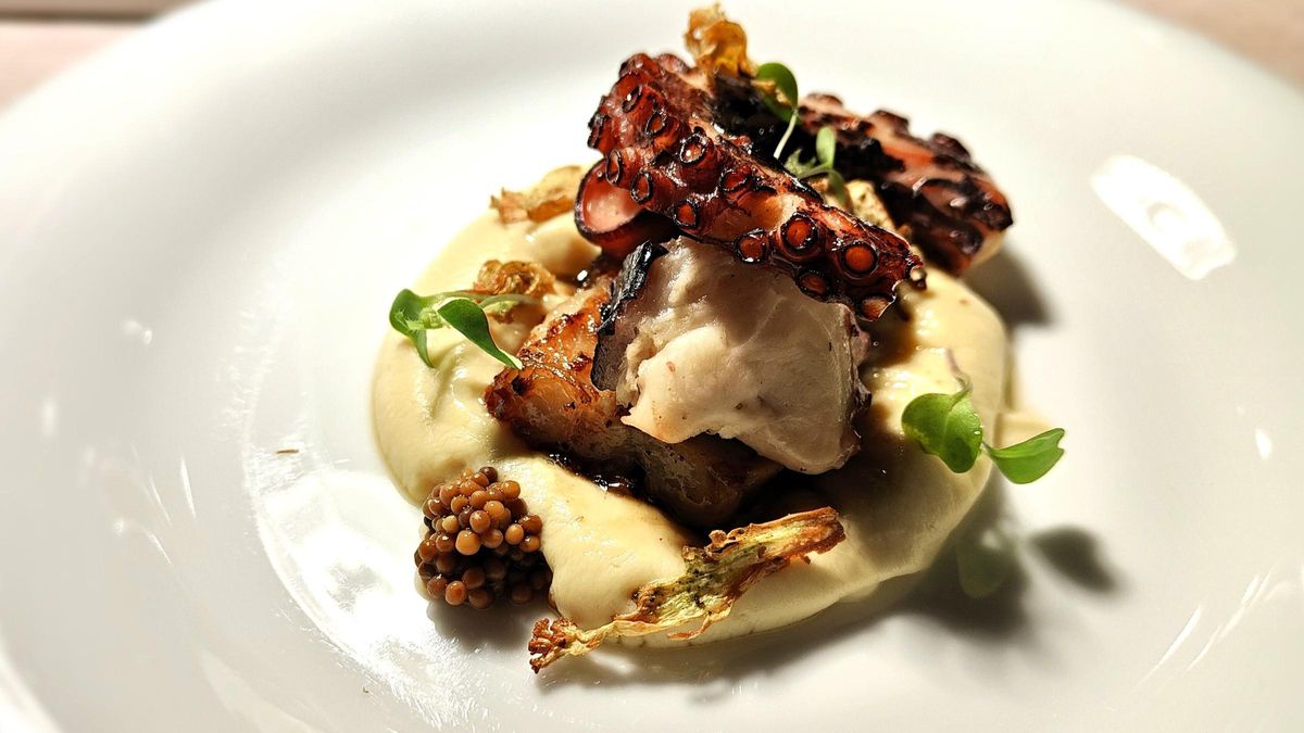 El pulpo a la brasa con cremoso de coliflor de Can Bosch.